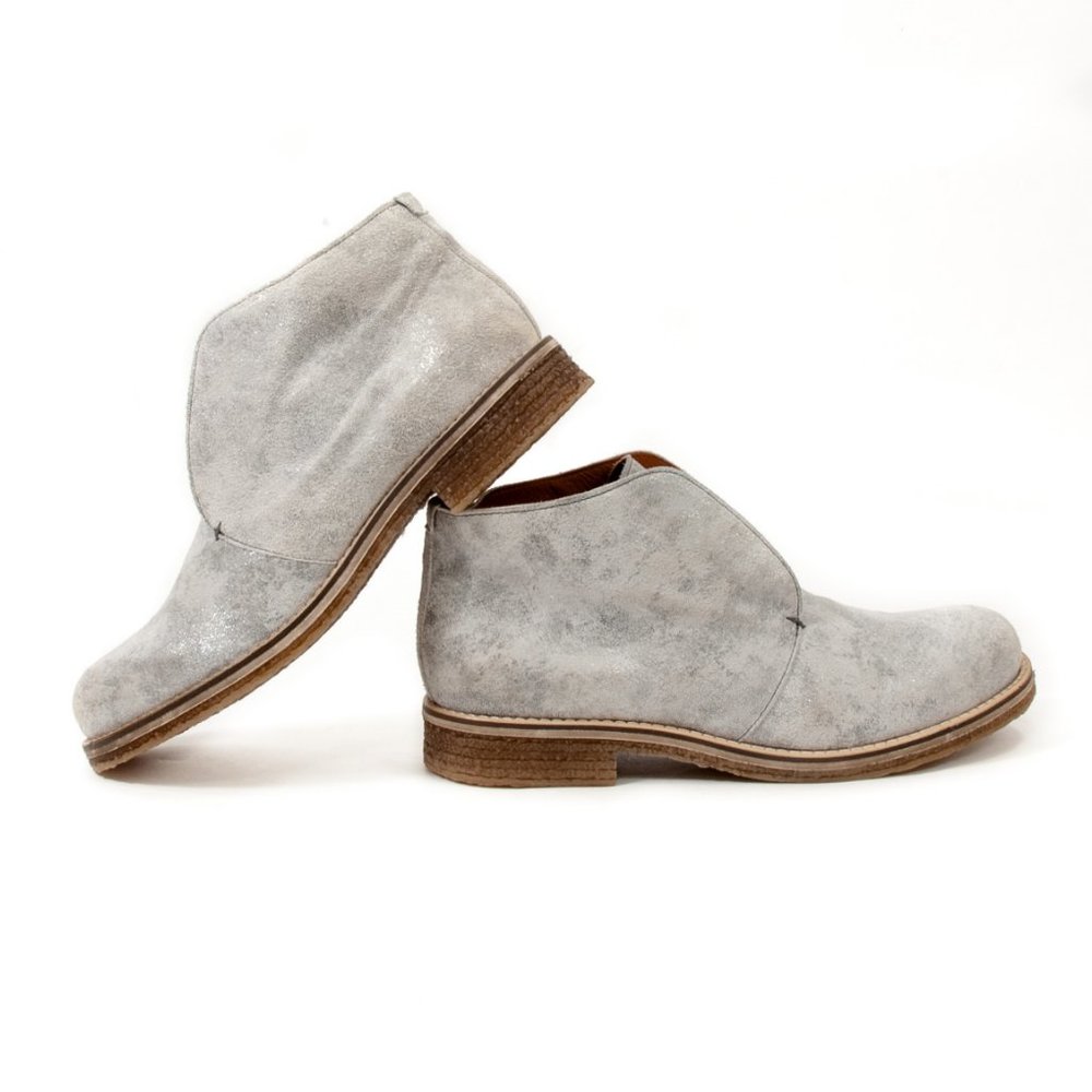 *** SOLD ***   Brand New!! Bos & Co "Tvol" Chukka Boots, 10